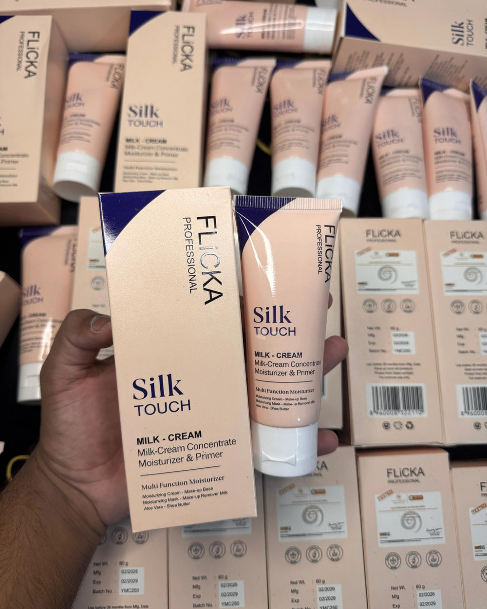 Flicka Silk Touch Moisturizer and Primer 60g